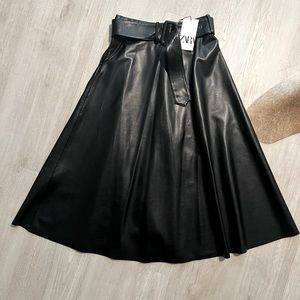 NWT Zara high-waisted black faux leather skirt